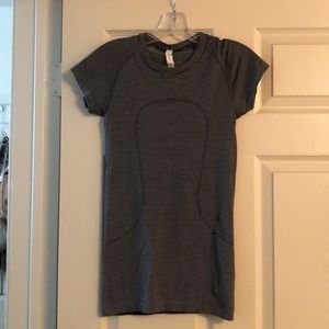 Gently used lulu lemon workout top